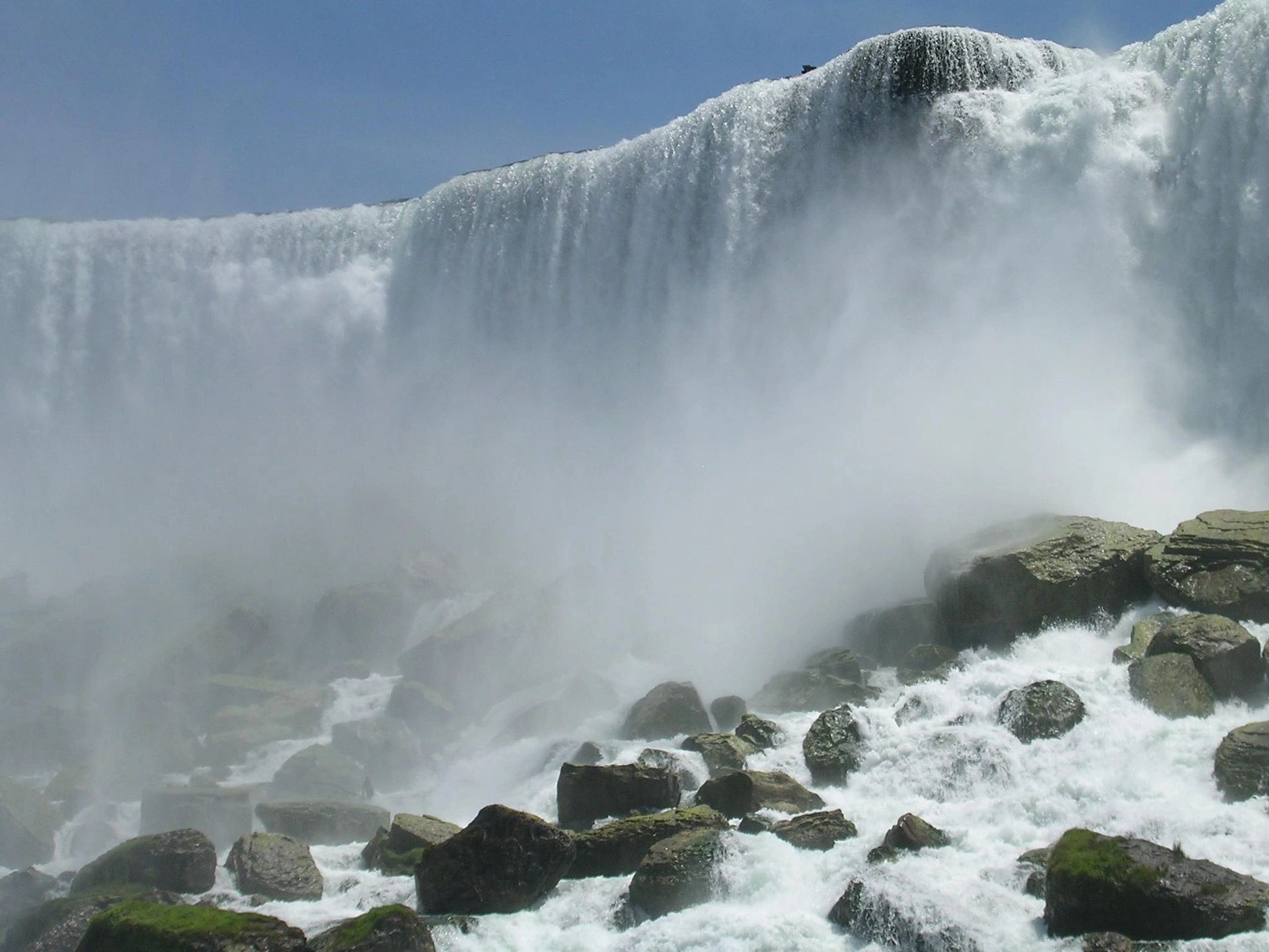 What Is The Difference Between The Agile And Waterfall Methodologies